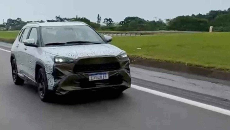 Toyota Yaris Cross é flagrado 